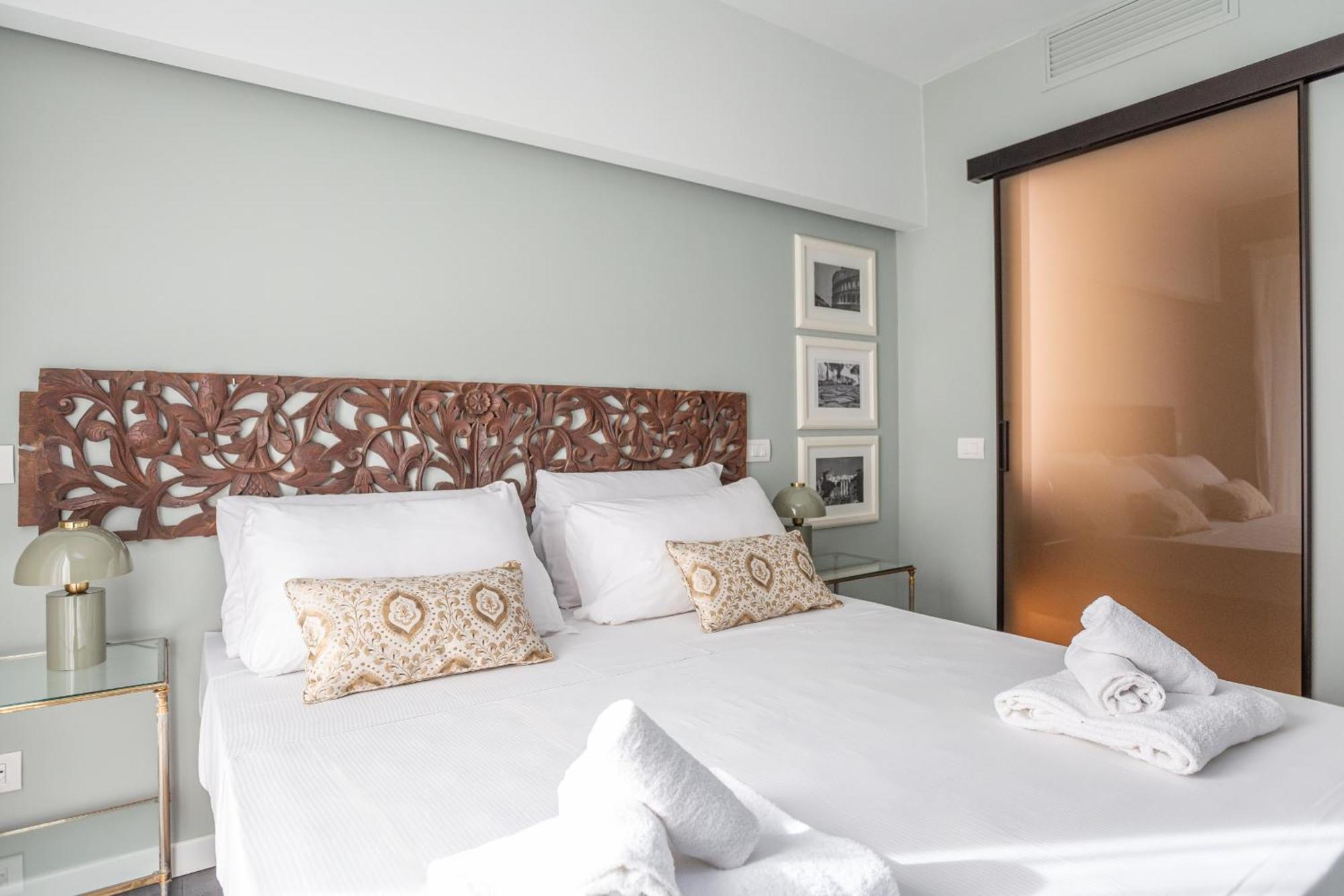 Apartment Chic Spanish Steps Retreat
